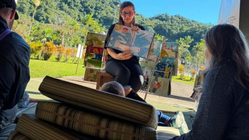 Parque da Leitura tem contação de histórias em alemão em Blumenau