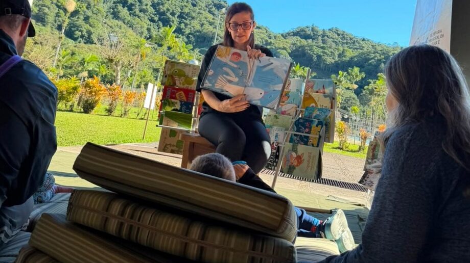 Parque da Leitura tem contação de histórias em alemão em Blumenau