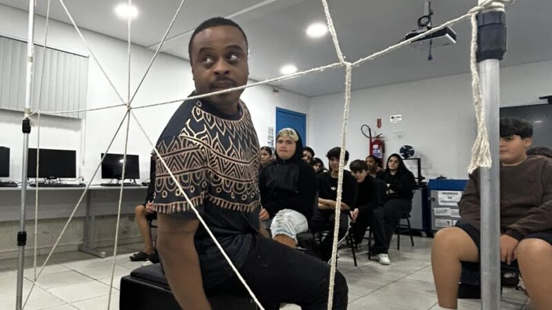 Porto Belo: projeto leva espetáculo de Contos Africanos e educação antirracista a 665 estudantes da rede pública