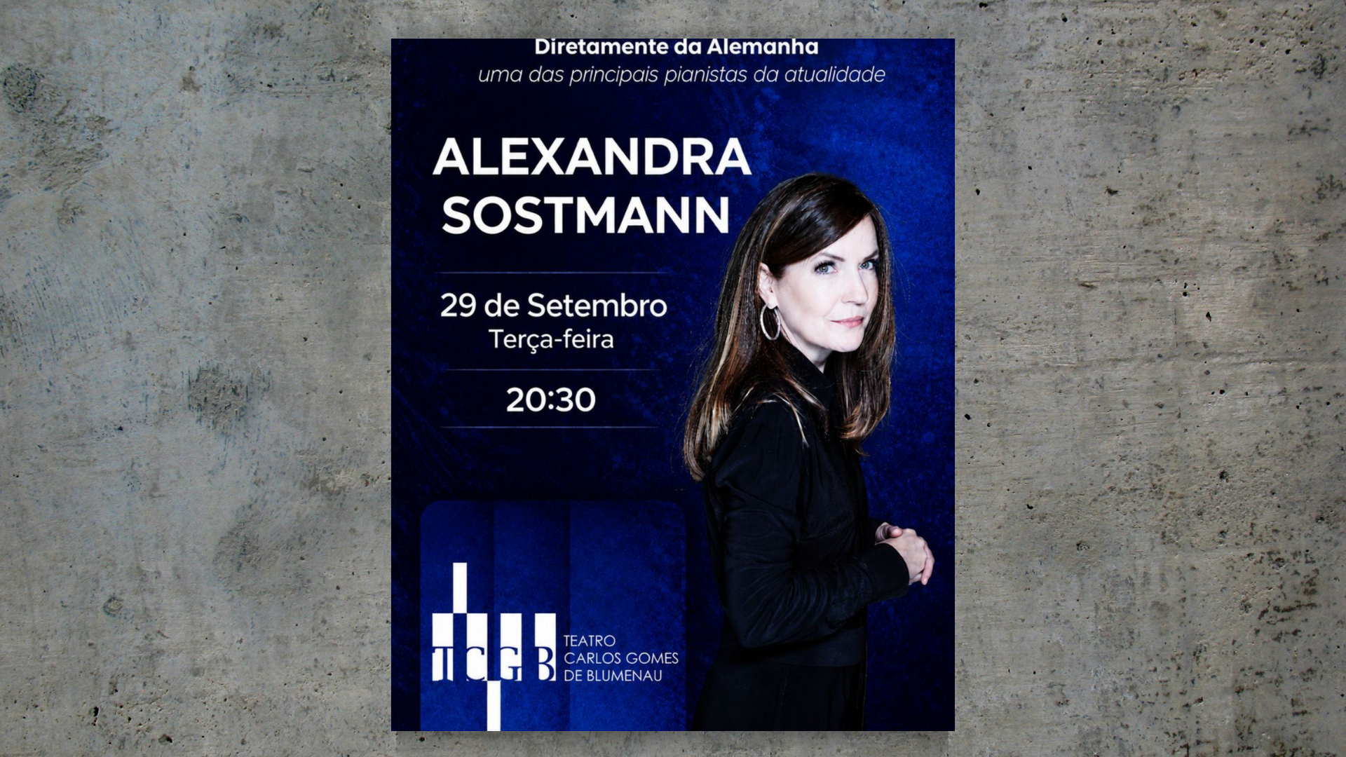 Pianista alemã Alexandra Sostmann se apresenta no Teatro Carlos Gomes de Blumenau
