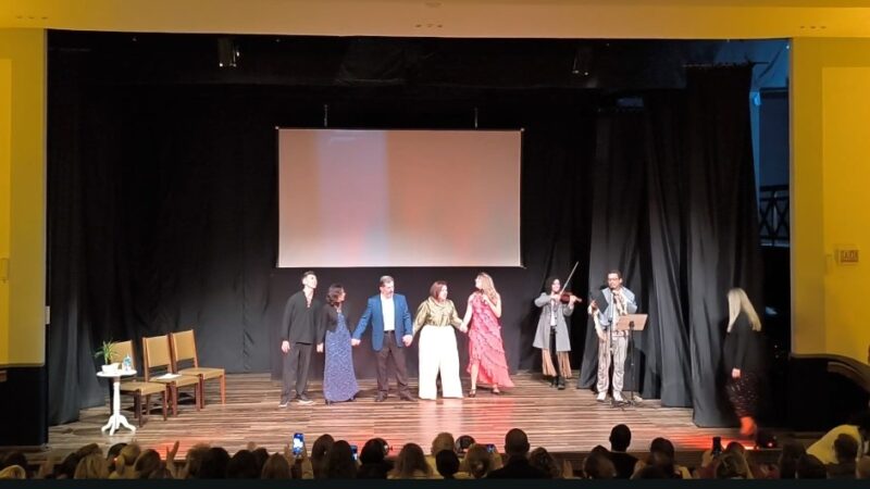 Espetáculo “Vozes do Passado” chega ao Teatro Carlos Gomes, em Blumenau