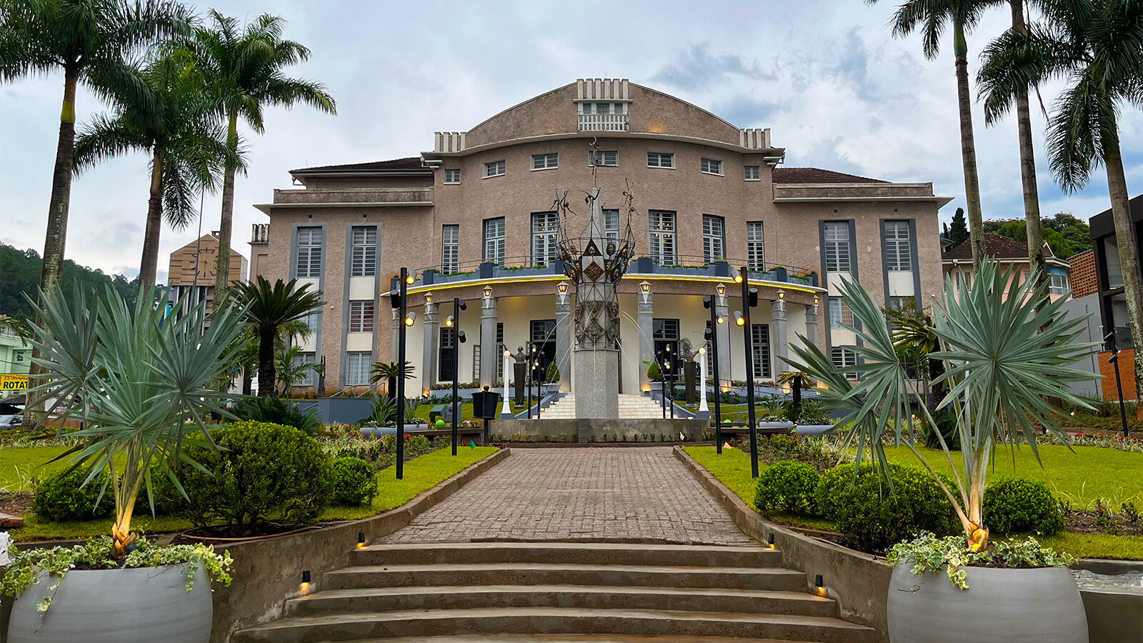 Teatro Carlos Gomes de Blumenau: veja a programação de shows, teatro e stand-up dos próximos meses