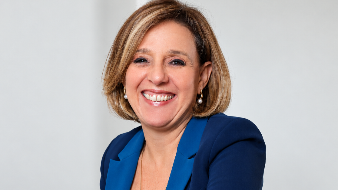 Lúcia Helena Vieira assume a ACI e se torna a segunda mulher a presidir a imprensa catarinense