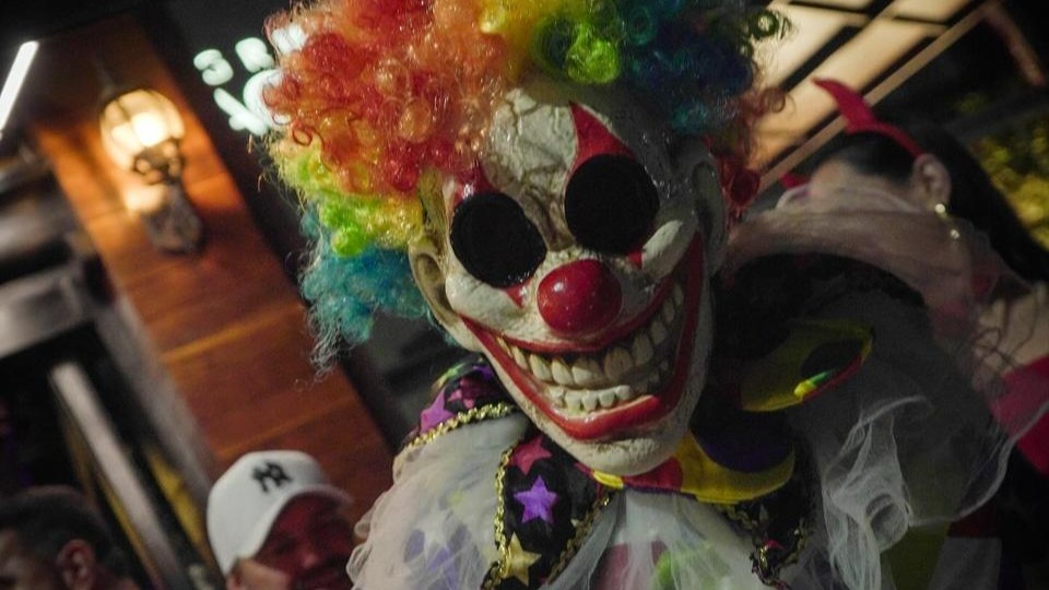 Halloween do Tribus Bar, em Balneário Camboriú, terá concurso de fantasias e três atrações musicais