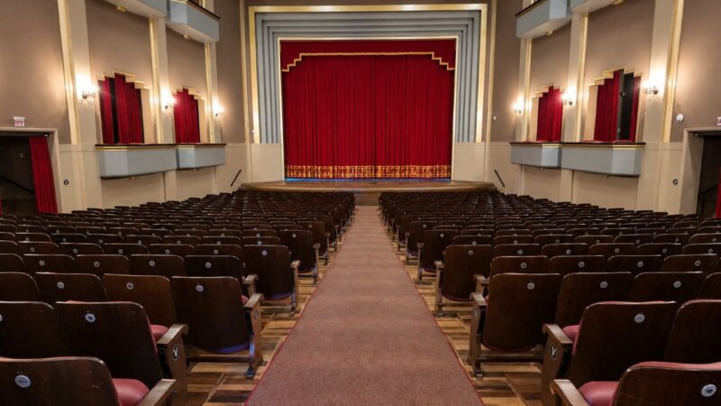 Teatro Carlos Gomes abre bastidores do auditório Heinz Geyer em visita guiada gratuita no dia 31