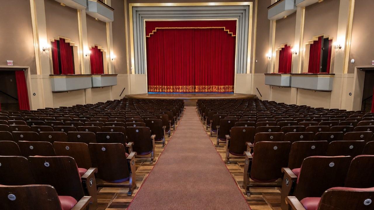 Teatro Carlos Gomes abre bastidores do auditório Heinz Geyer em visita guiada gratuita no dia 31