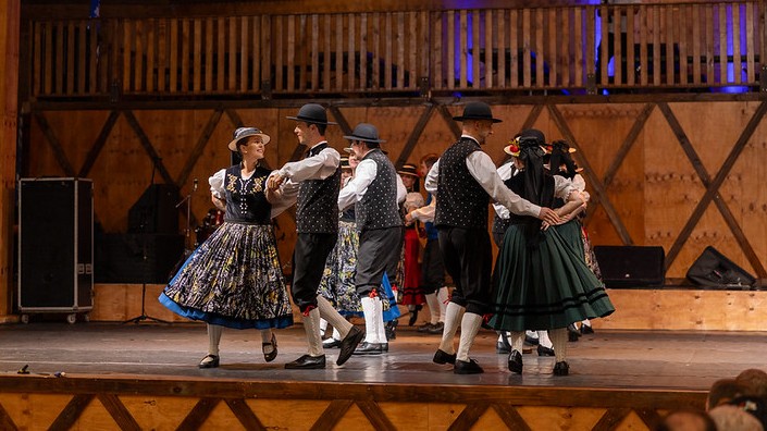 Festival de Danças Germânicas: Oktoberfest Blumenau terá acesso diferenciado ao Galegão nos dias da competição, 14 e 21 de outubro