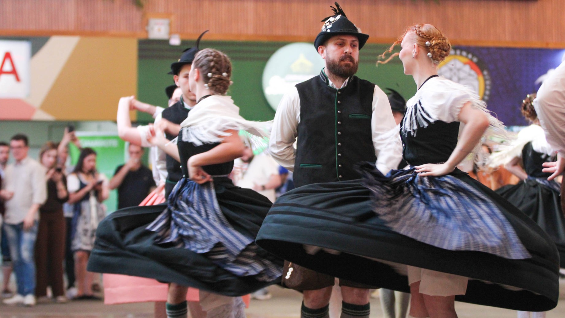 41ª Oktoberfest Blumenau: confira a programação de apresentações dos Grupos folclóricos