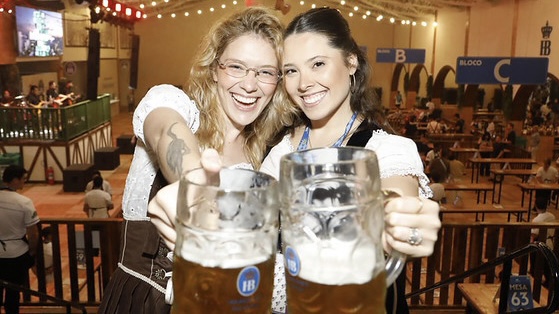 Veja quem passou pelo Schützen Platz e Festzelt, inaugurados nesse dia 9, na Oktoberfest Blumenau