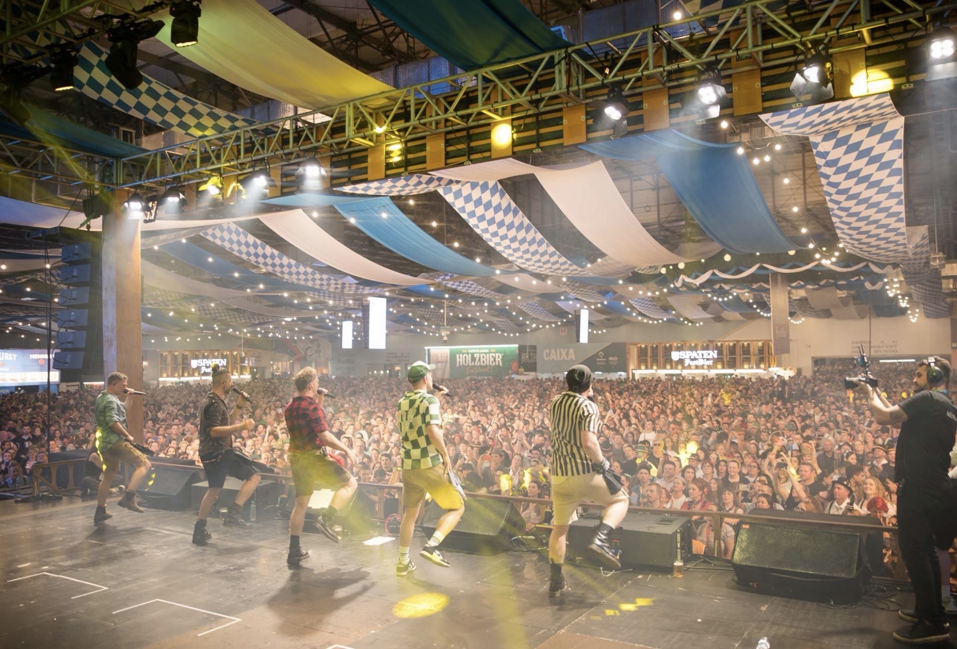 Veja como foi a apresentação da VoxxClub nessa sexta-feira, na Oktoberfest